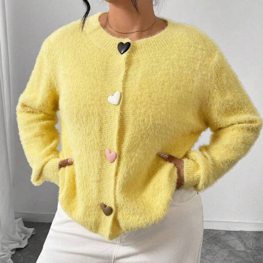Damen Kuscheliger Flausch-Cardigan mit bunten Herzknöpfen und kastiger Silhouette Shop Nory