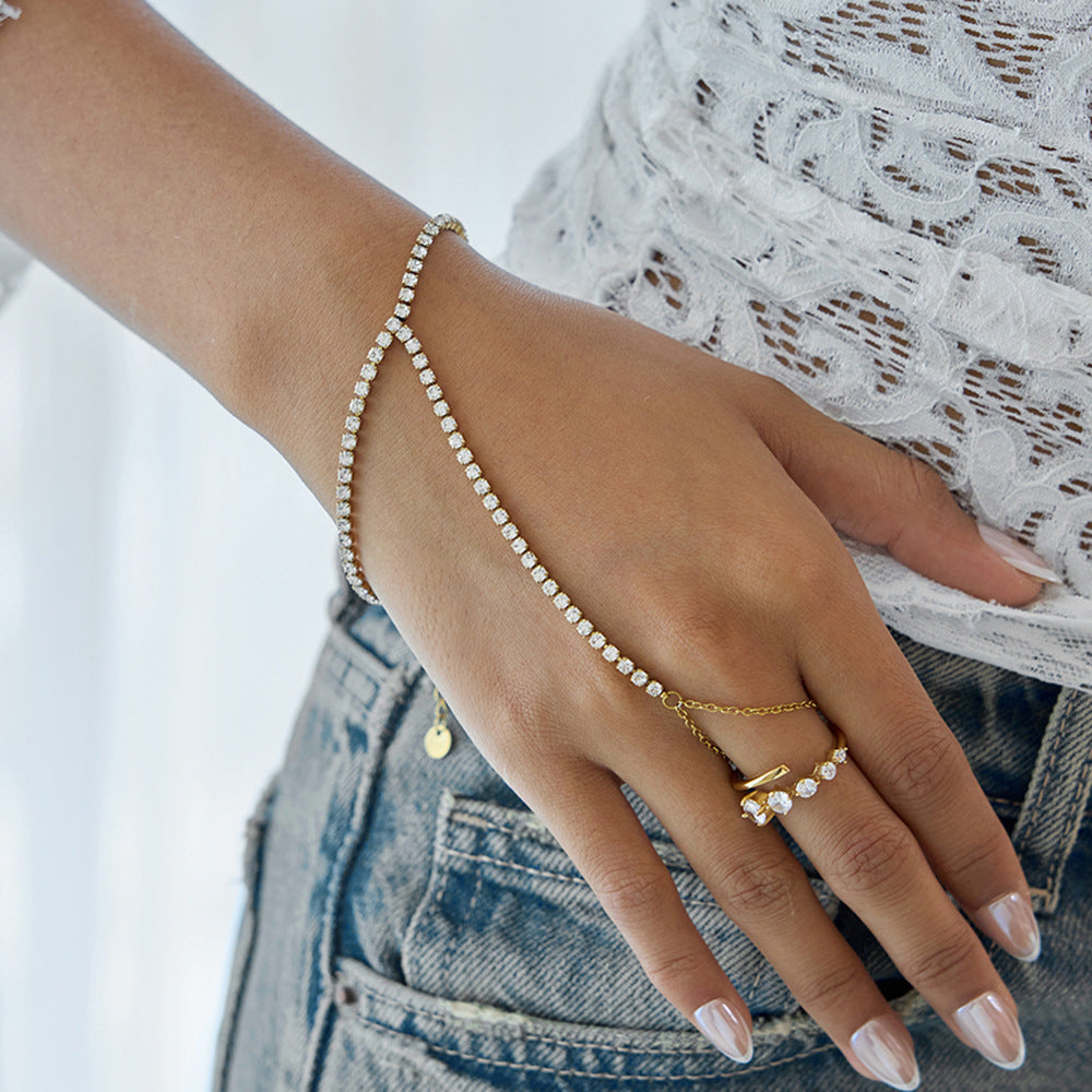 Damen Kristallarmband mit verstellbarem Design und hypoallergener Edelstahlverarbeitung Shop Nory