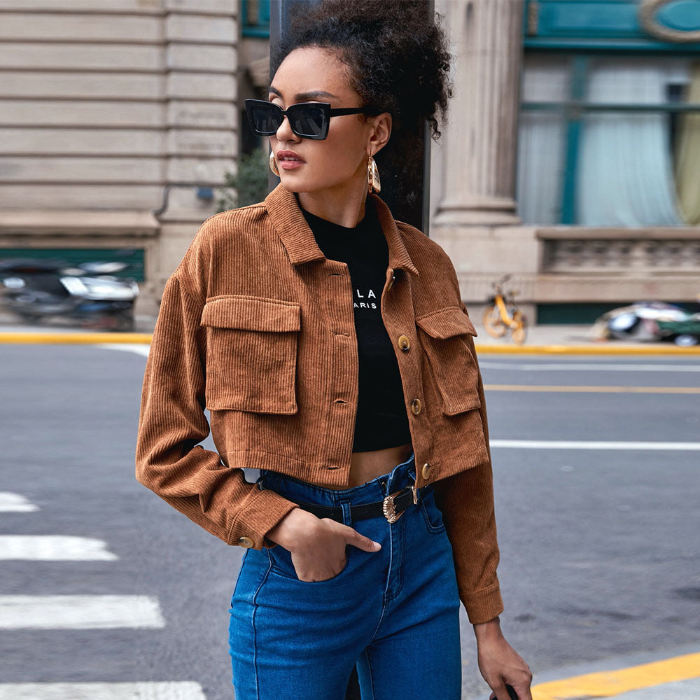 Damen cropped Cordjacke mit aufgesetzten Klappentaschen Hemdkragen und Knopfverschluss Shop Nory