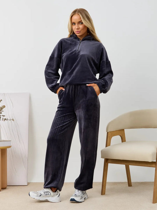 Damen samtiges zweiteiliges Lounge-Set mit Kapuzen-Halbzip und elastischer Bundhose Shop Nory