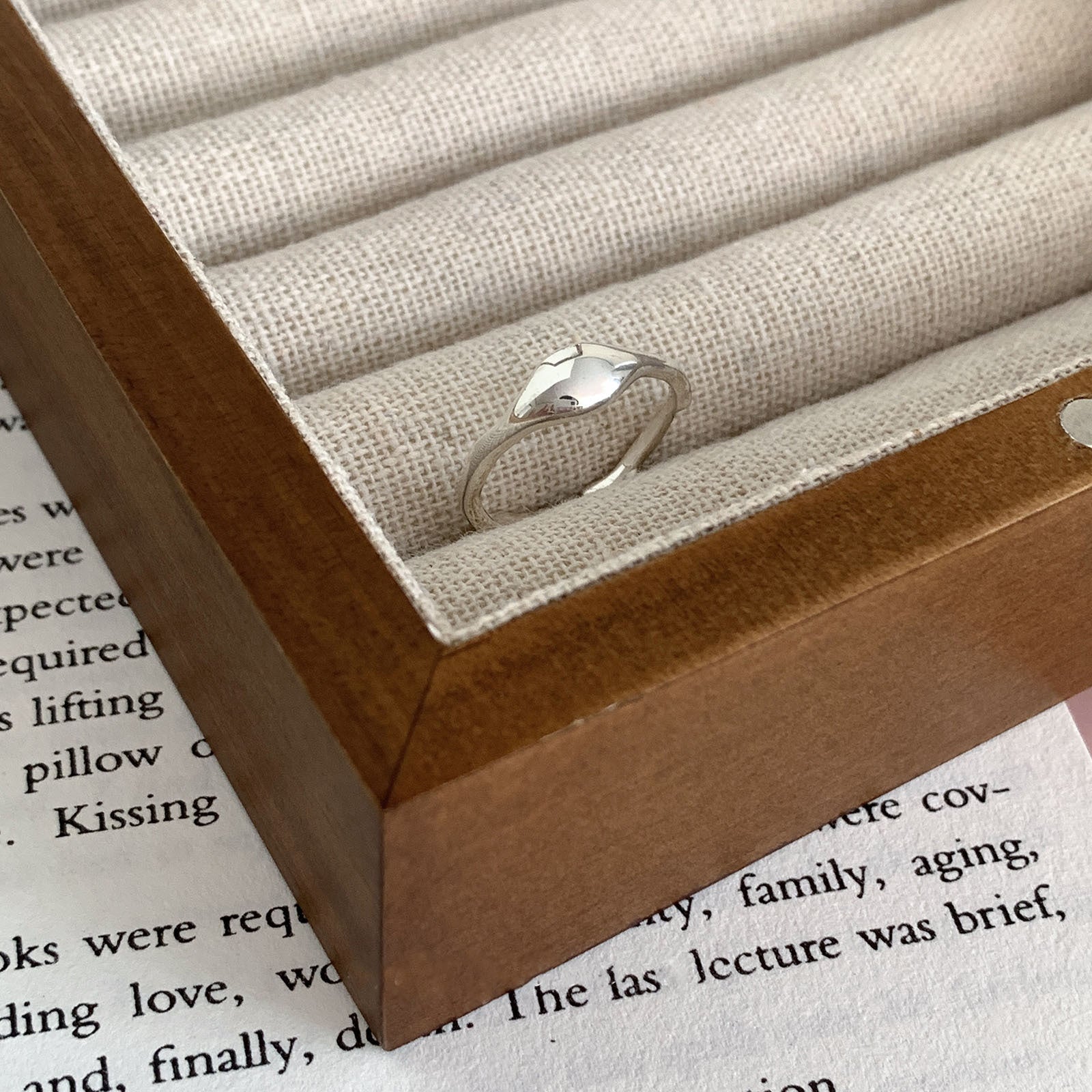 Damen Offener Silberring mit minimalistischen Herzverzierungen Shop Nory