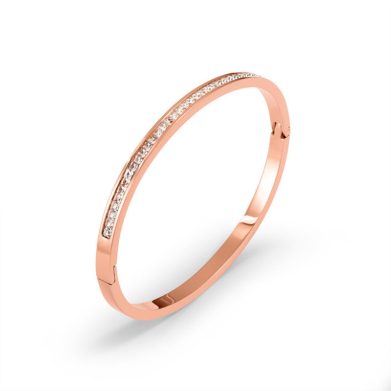 Damen eleganter und zeitloser Armreif mit funkelnden Zirkonia Shop Nory