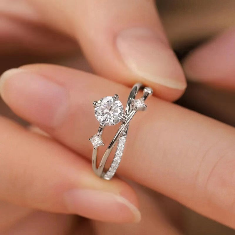 Damen eleganter Ring mit filigraner Zirkonia-Verzierung und modernem Design Shop Nory