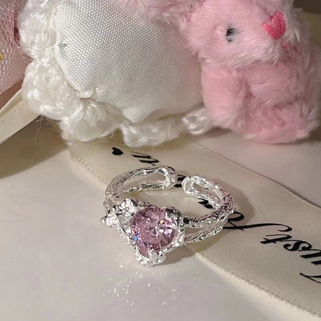 Damen Ring mit kunstvoller Detailarbeit und funkelndem Kristall Shop Nory