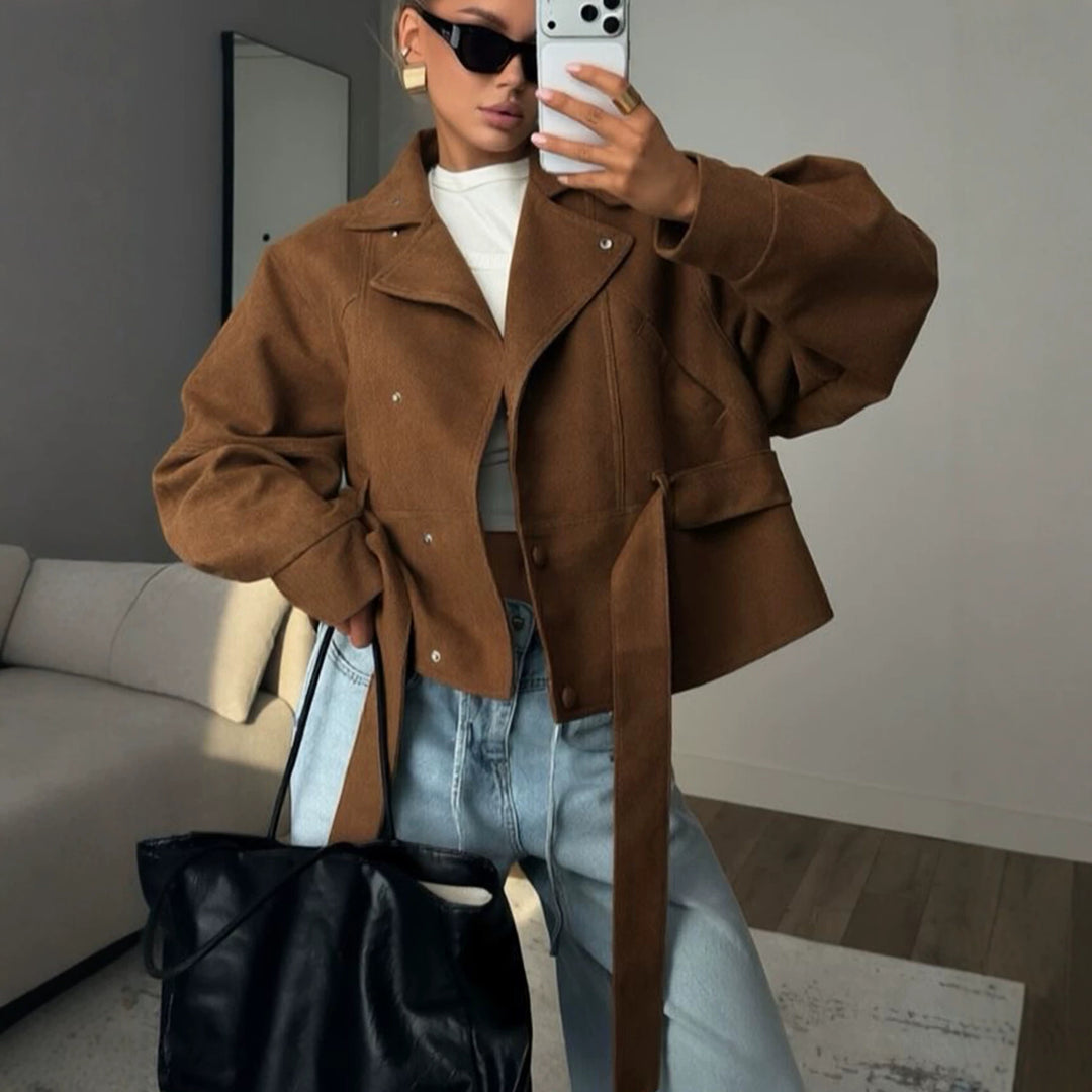 Damen Taillierte Kurzjacke im Blouson‑Stil mit Bindegürtel und Stehkragen Shop Nory