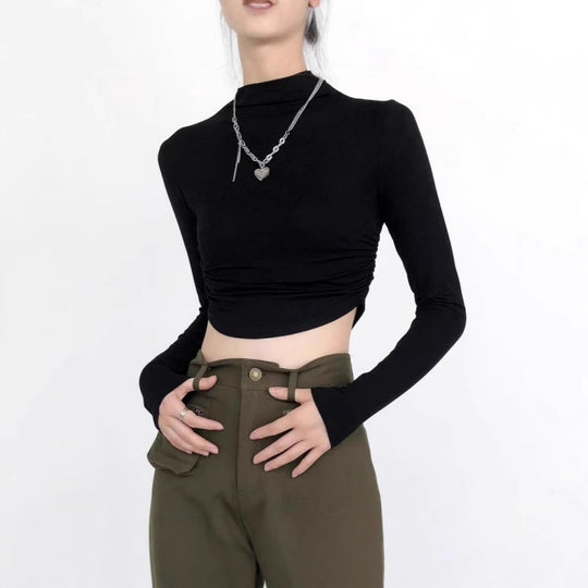 Damen Figurnahes Langarm-Cropped-Top mit Stehkragen, seitlicher Raffung und verlängerten Ärmeln Shop Nory