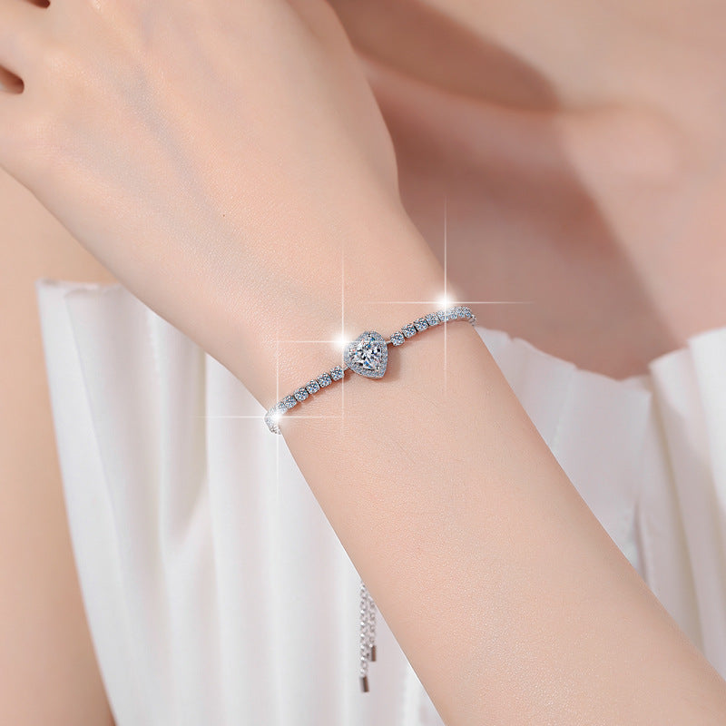 Damen Halskette mit funkelndem Herzanhänger und eleganter Zirkonia-Besatz Shop Nory