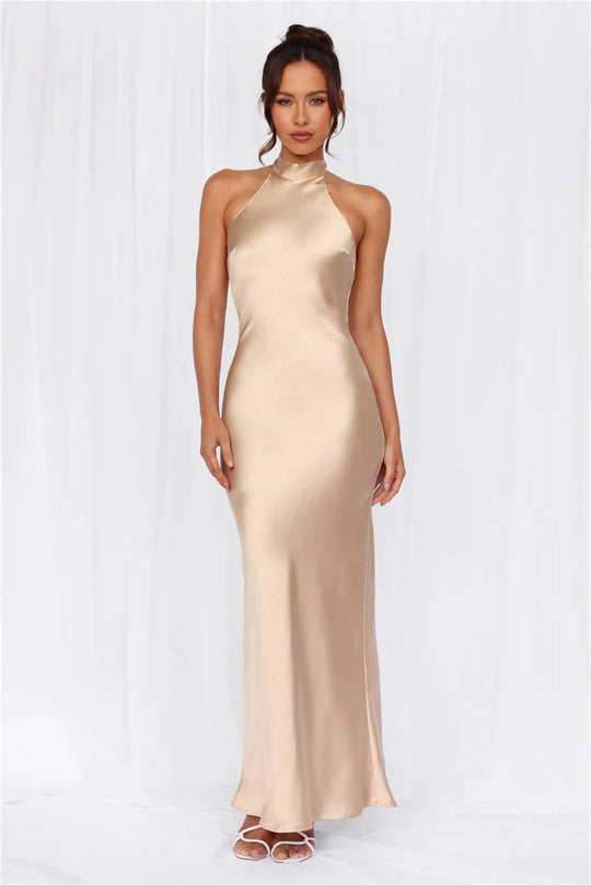 Damen Elegantes Satin-Maxikleid mit hohem Kragen und körpernahem Schnitt Shopnory