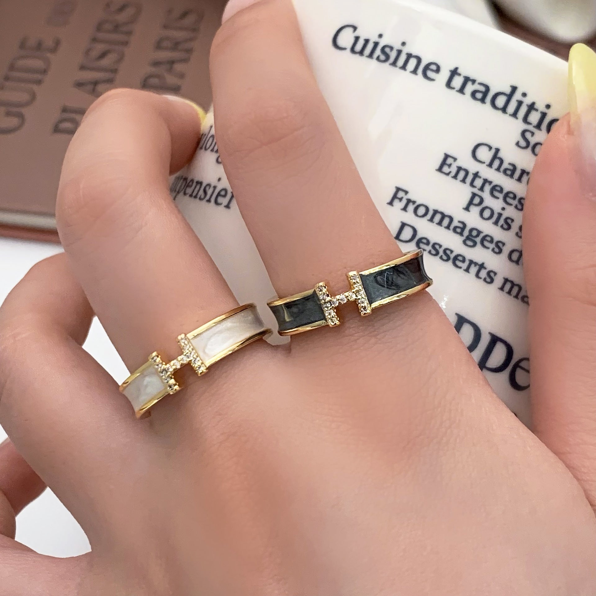 Damen Offener Ring mit exklusivem Design und funkelnden Akzenten Shop Nory