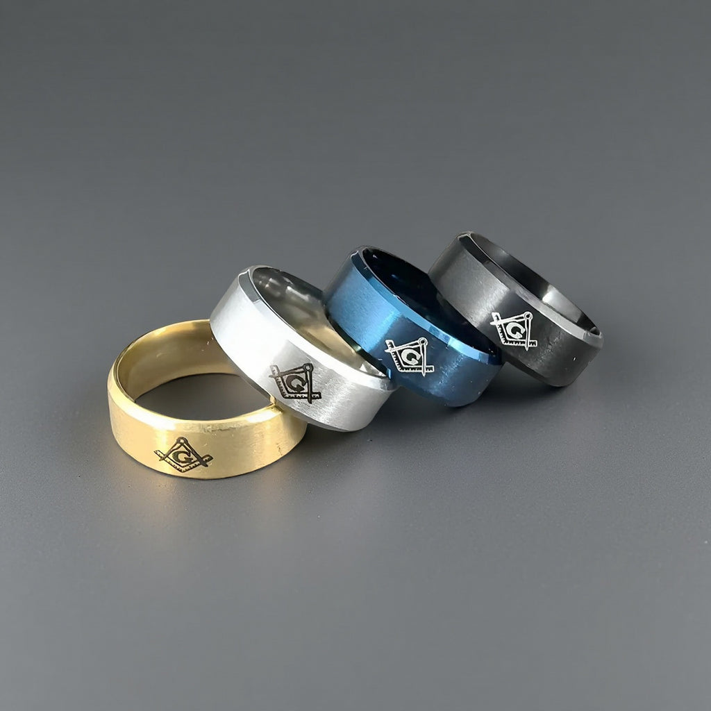 Herren Ring mit elegantem, mattem Finish und kunstvollem Gravurmuster Shop Nory