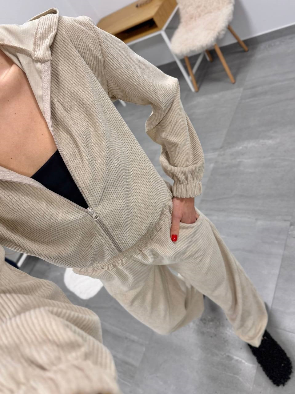 Damen weiches Cordvelours-Zweiteiler mit kurzer Kapuzenzipjacke und weiter Komforthose Shop Nory