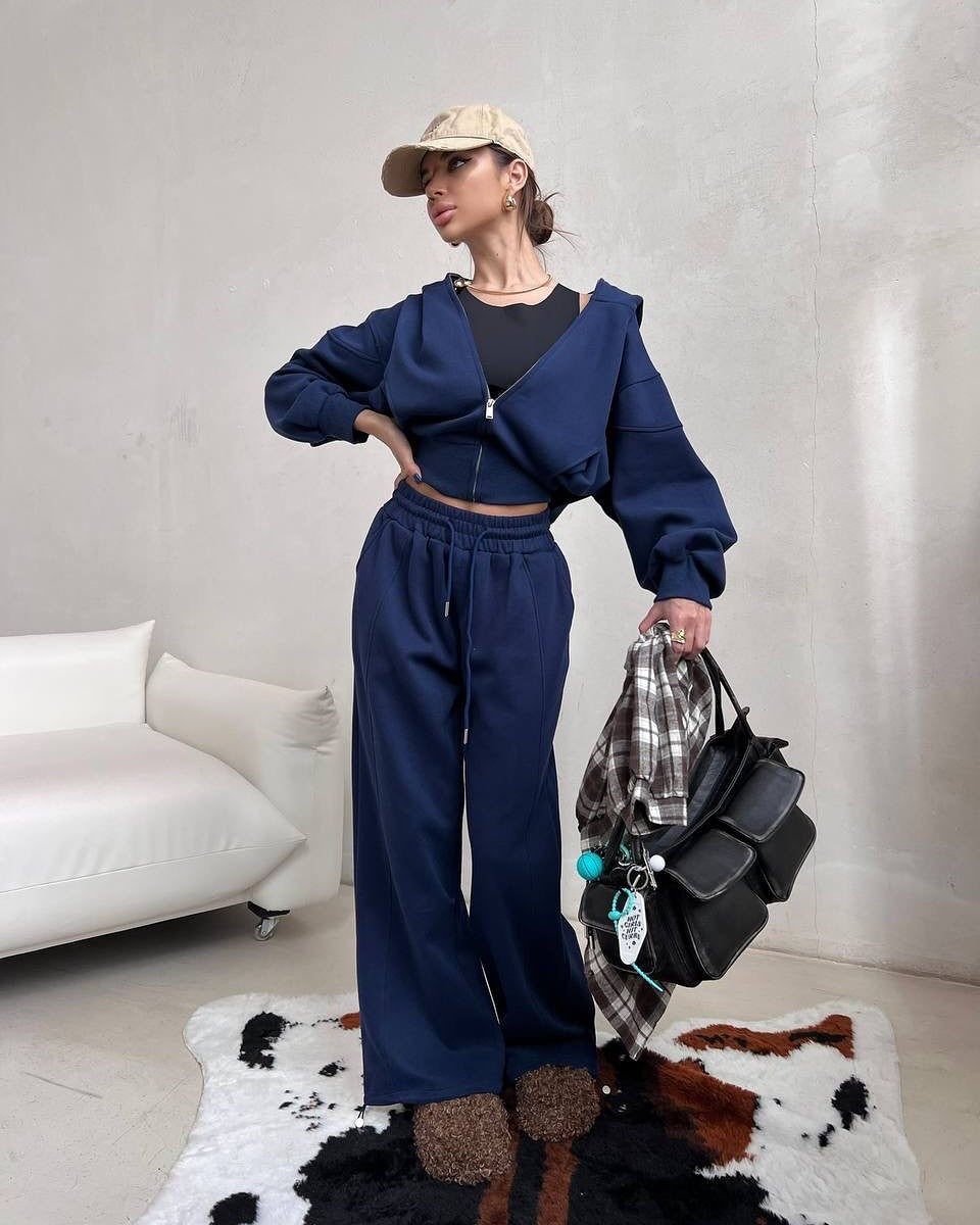 Damen Zweiteiliges Loungewear-Set mit kurzem Zip-Hoodie und hochtaillierter weiter Jogginghose Shop Nory