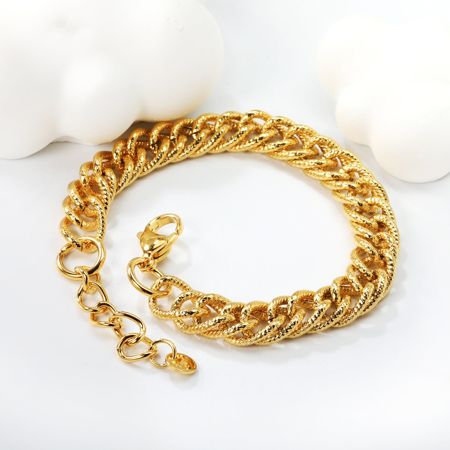 Damen Armband aus hochwertigem, goldplattiertem Edelstahl mit verstellbarem Verschluss Shop Nory