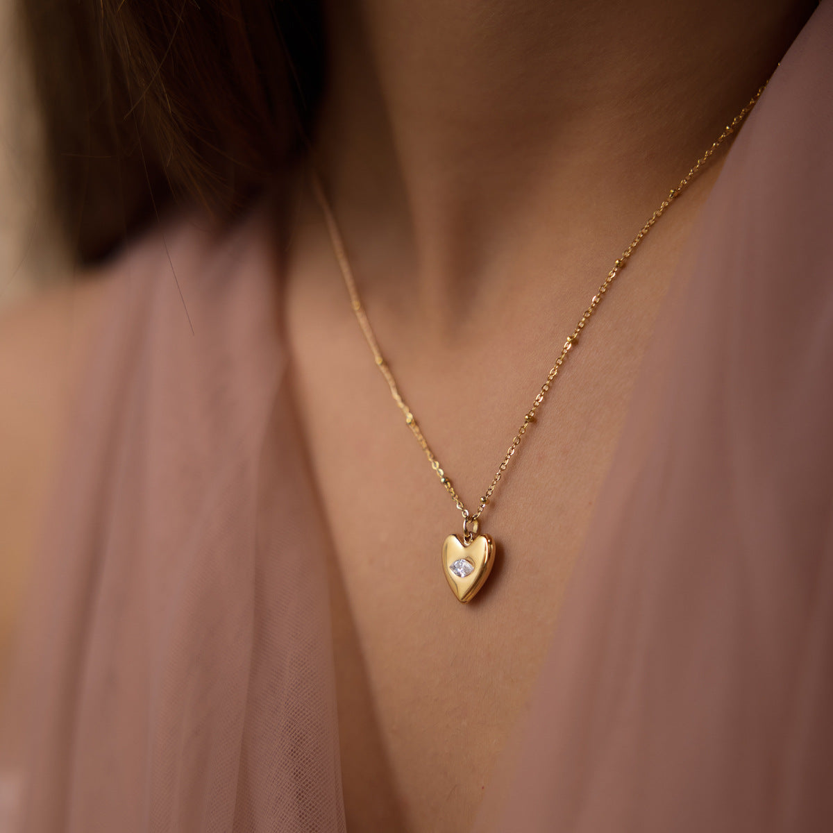 Damen Halskette mit elegantem Herzanhänger und hypoallergenem Edelstahl Shop Nory