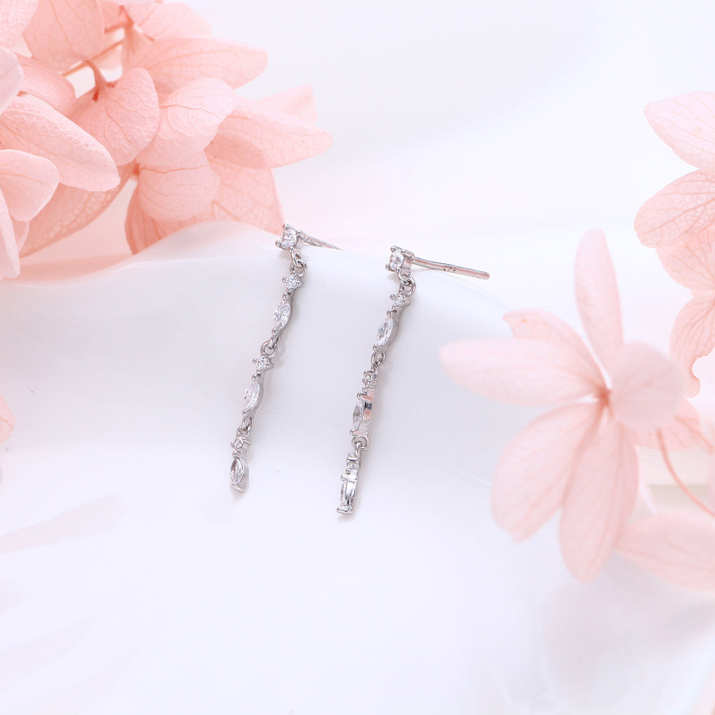 Damen Ohrhänger mit funkelnden Zirkonsteinen und eleganter 925er Sterling Silberfassung Shop Nory