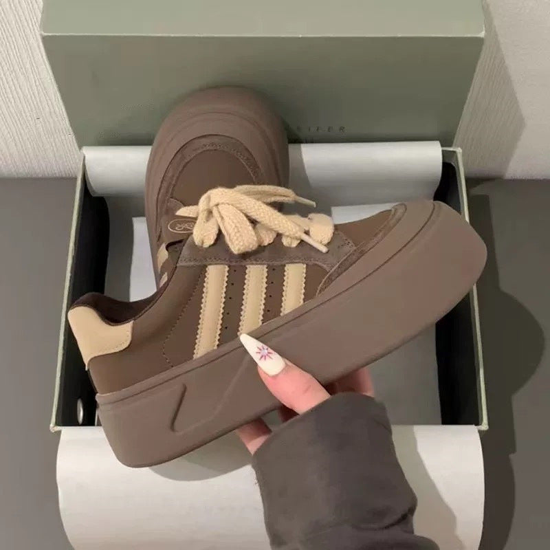 Damen Plattform-Sneaker mit strapazierfähigem Obermaterial und extrahoher Sohle