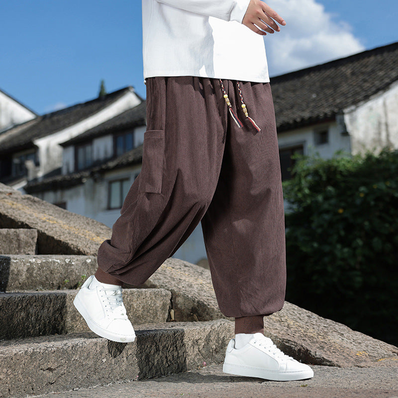 Herren Weitfallende Harem-Jogginghose aus Feincord mit dekorativem Quasten-Kordelzug Shop Nory
