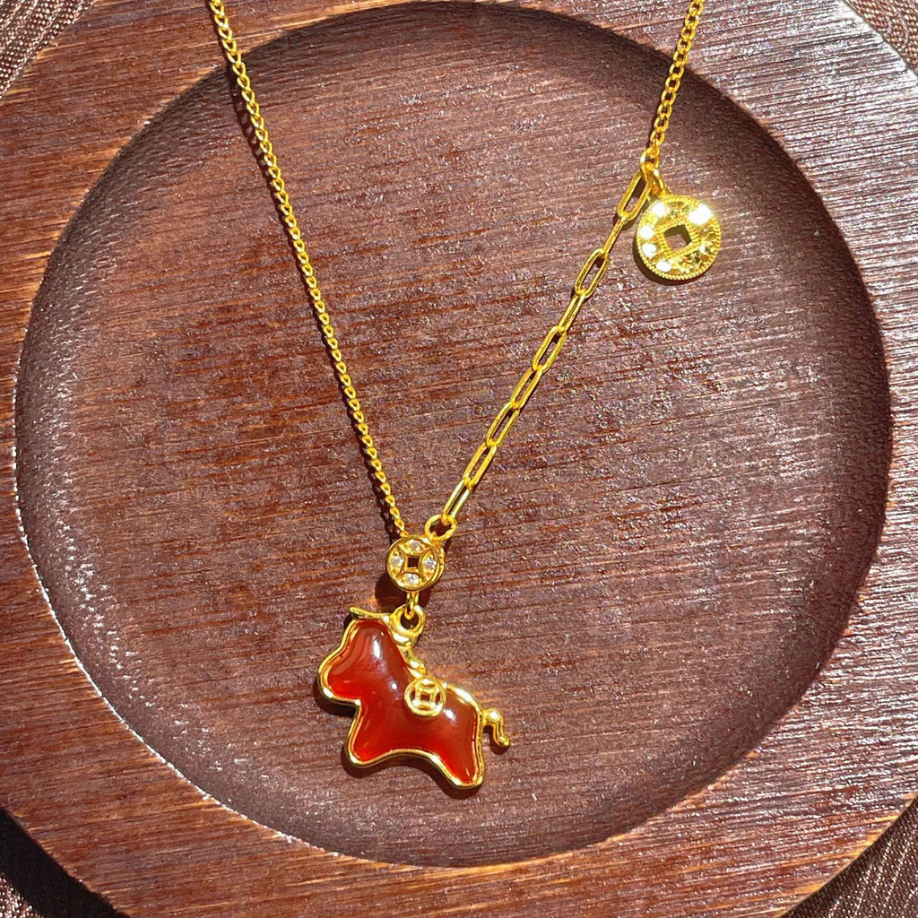 Damen Halskette mit trendigem Hundehals-Anhänger und goldener Gliederkette Shop Nory