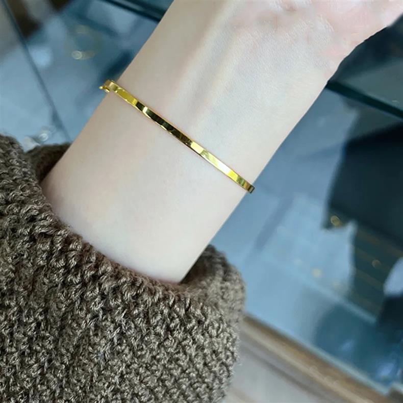 Damen elegantes Armband aus hochwertigem Metall mit minimalistischer Gestaltung Shop Nory