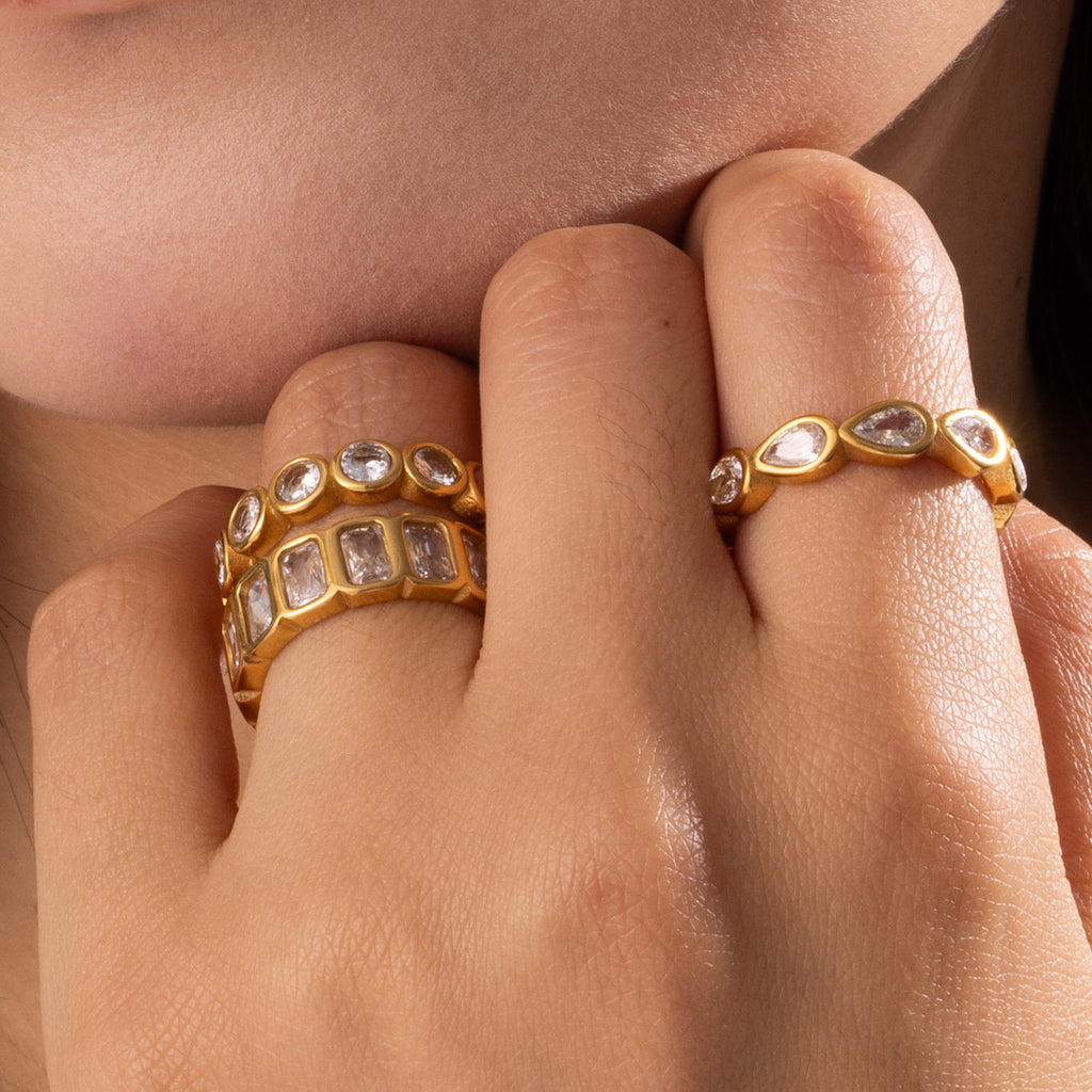 Damen eleganter und funkelnder Ring mit tropfenförmigen Zirkoniasteinen Shop Nory