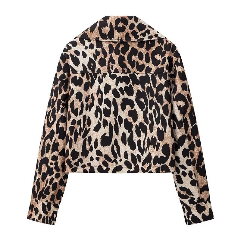 Damen Cropped-Fieldjacke im Leopardenmuster mit breitem Revers und Pattentaschen Shop Nory