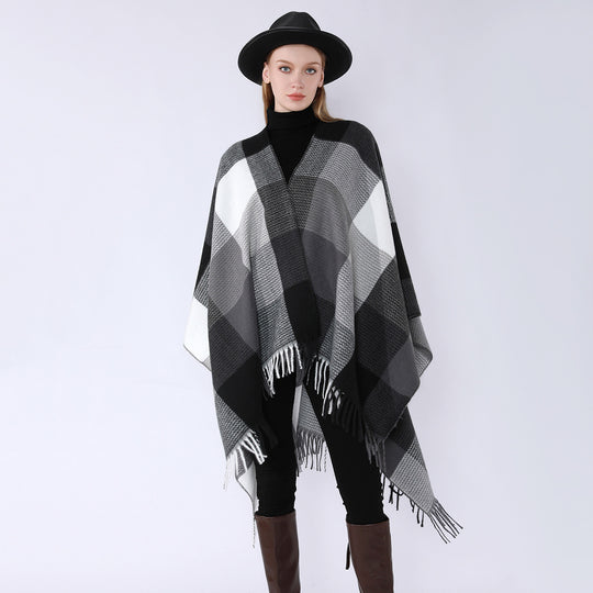 Damen Weichfallender Oversize-Poncho im Plaid-Webmuster mit V-Kragen und Fransensaum Shop Nory