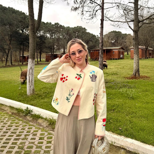 Damen Bestickte Kurzjacke mit verspielten Applikationen Shop Nory