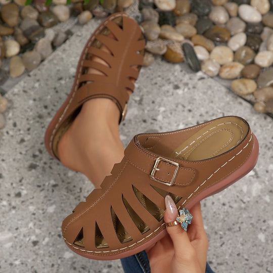 Damen Slipper‑Sandalen mit geschlossener Zehenkappe, Cut‑Out‑Design und verstellbarer Schnalle Shop Nory