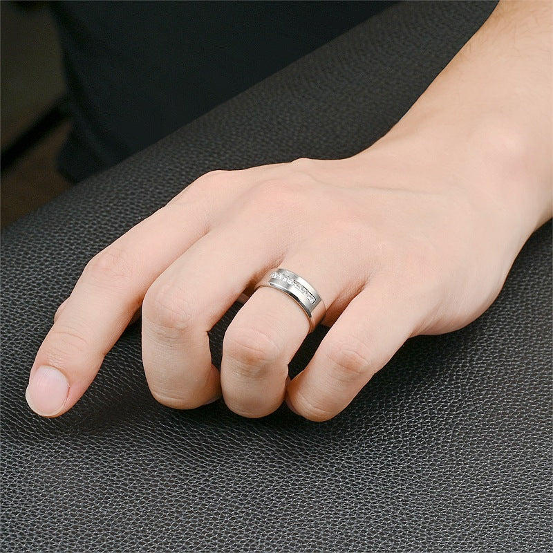 Herren Ring mit elegantem, strukturiertem Design und funkelnden Zirkonia Shop Nory