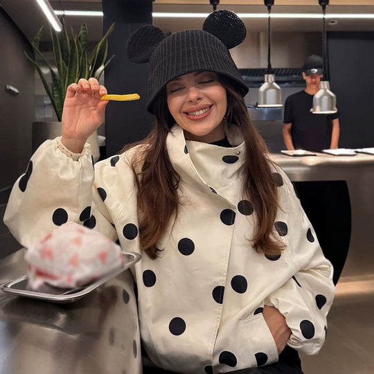 Damen kurz geschnittene Bomberjacke mit übergroßem Schalkragen und Polka-Dot-Print Shop Nory