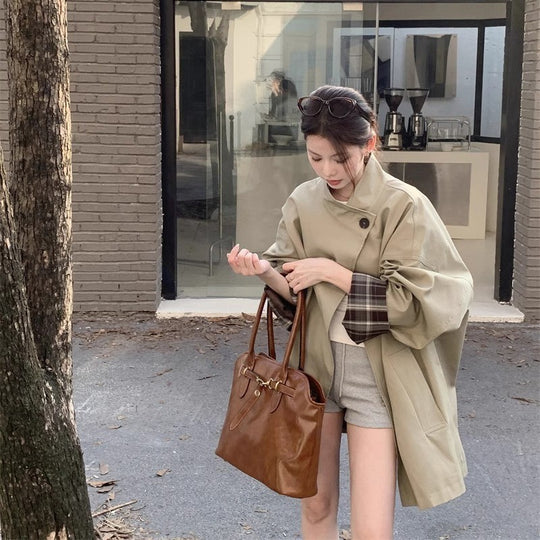 Damen Kurztrench mit Stehkragen verdeckter Druckknopfleiste und kariertem Ärmelbesatz Shop Nory