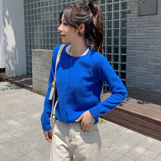 Damen Kurzgeschnittener Feinstrick-Cardigan mit Rundhalsausschnitt und kastiger Passform Shop Nory