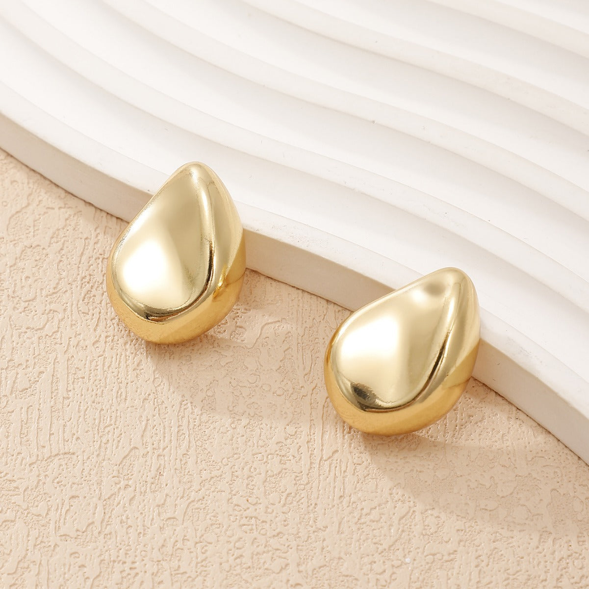 Damen Ohrstecker mit elegantem Tropfen-Design Shop Nory