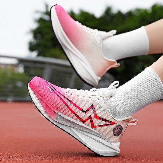 Damen Marathon‑inspirierter Trainingsschuh mit hochgedämpfter Energierückgabe und atmungsaktivem Gradienten‑Mesh Shop Nory