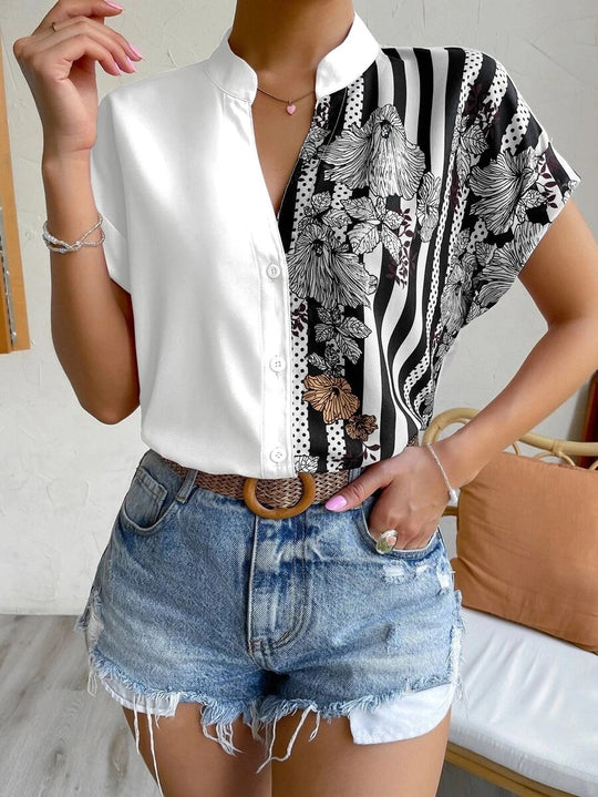 Damen Kurzarmbluse mit Stehkragen und asymmetrischem Streifen‑Blumenprint Shop Nory