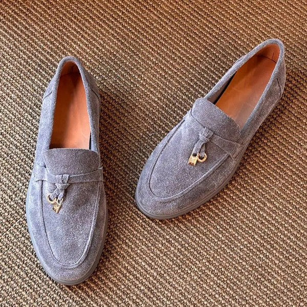 Damen elegante Mokassins aus Wildleder mit modischen Akzenten
