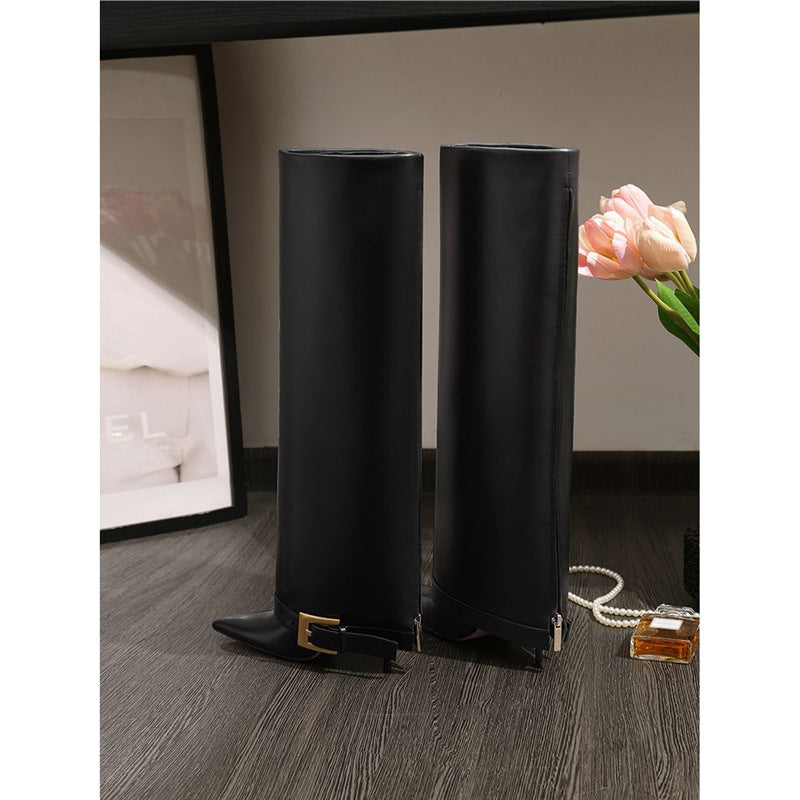 Damen Kniestiefel mit spitzer Zehenpartie, schlankem Schaft und dekorativer Schnallenapplikation Shop Nory