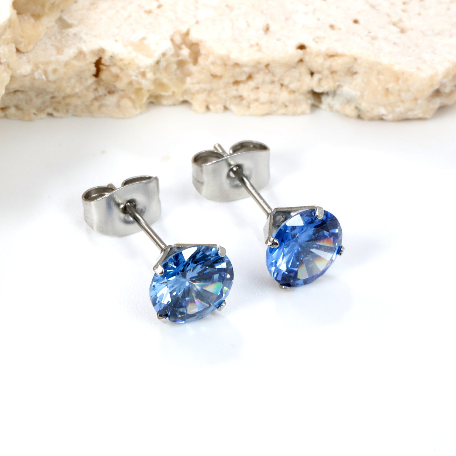 Damen Ohrstecker mit funkelndem Zirkonia und elegantem Design Shop Nory