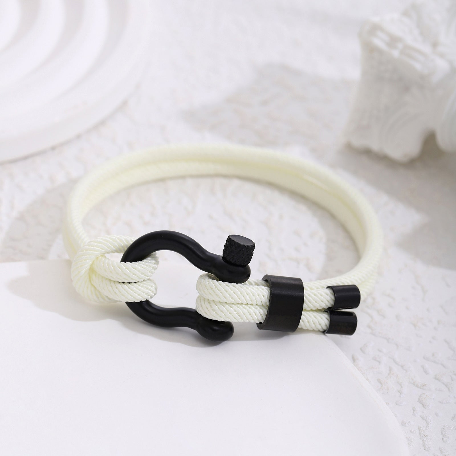 Herrenarmband aus geflochtenem Paracord mit stylischem Metallverschluss Shop Nory