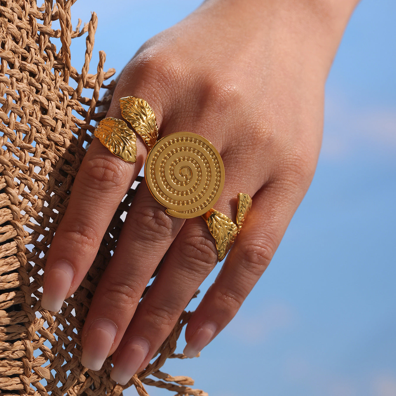 Damenring mit spiralförmigem Design aus hochwertigem Edelstahl Shop Nory