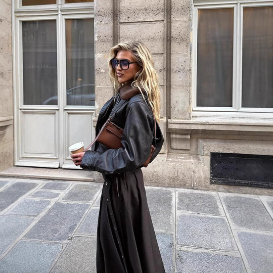 Damen Kurz geschnittene Lederoptik‑Fliegerjacke mit Teddykragen und tailliertem Rippbund Shop Nory