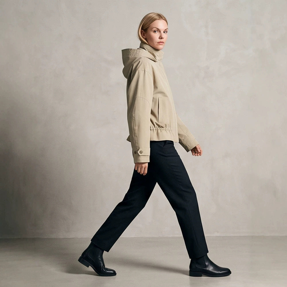 Damen Kurze vegane Lederjacke mit Kapuze, verdeckter Druckknopfleiste und Tunnelzugsaum Shop Nory