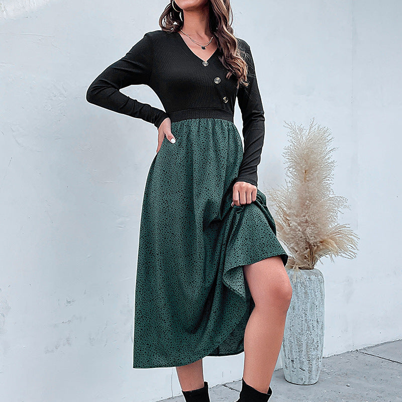 Damen Midikleid mit tailliertem Rippenstrick-Oberteil, V‑Ausschnitt und weitem Rock Shop Nory