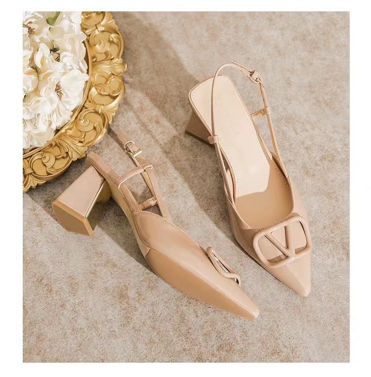 Damen Slingback Pumps mit dekorativen Metallakzenten und komfortablem Blockabsatz
