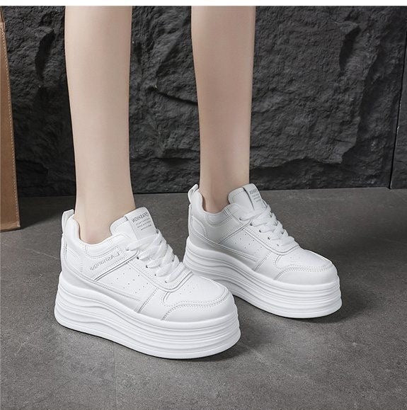Damen Hochmodische Plateau Sneakers mit eleganter Silhouette