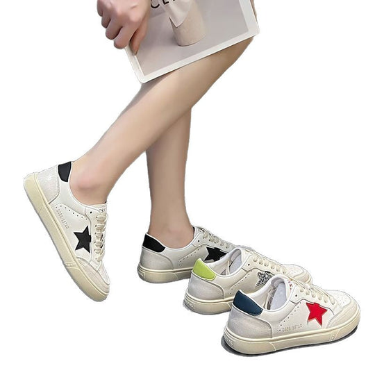 Damen Sneaker mit funkelnden Stern-Applikationen und atmungsaktiver Struktur