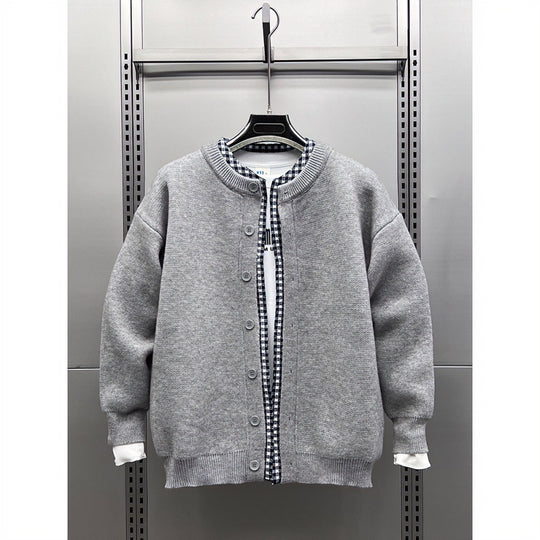 Unisex Lässige Strickjacke im Layering-Look mit Rundhals und Kontrast-Karoinnenschicht Shop Nory