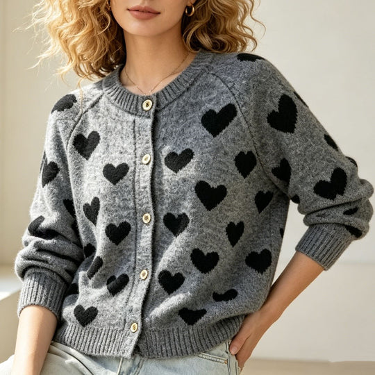 Damen Kuscheliger Jacquard-Cardigan mit Herzmotiv, Raglanärmeln und Knopfleiste Shop Nory