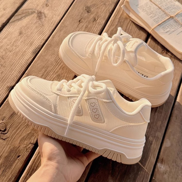 Damen Plateau-Sneaker mit modischem Herz-Design und dämpfender Sohle