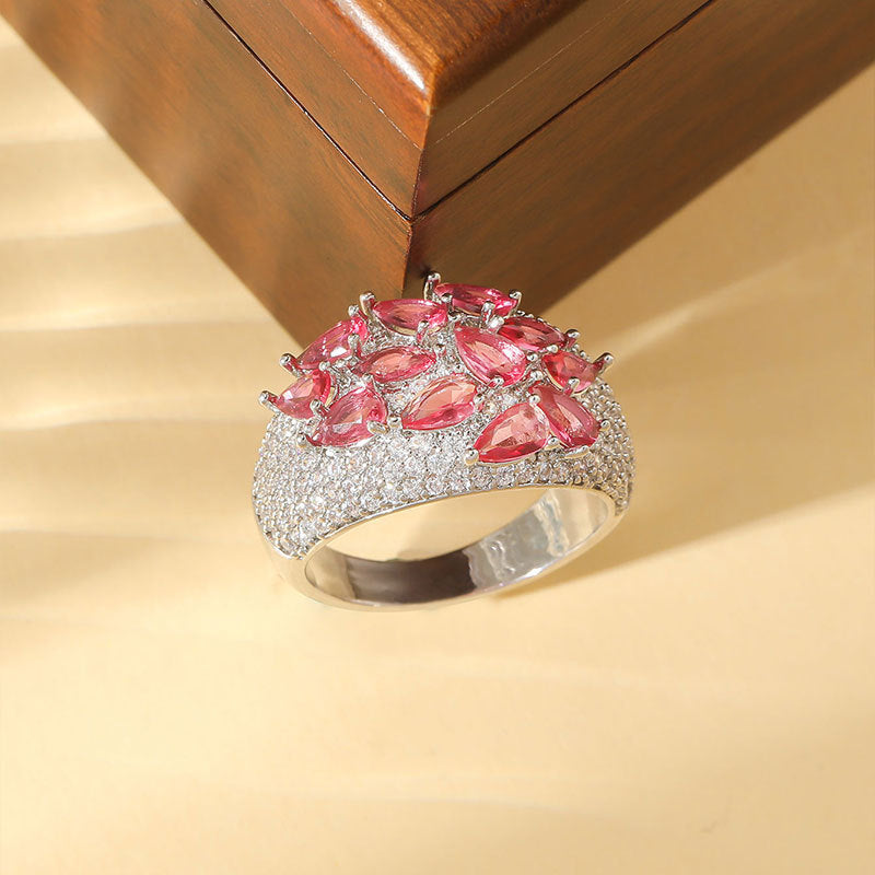 Damen Funkelnder Statement-Ring mit kunstvollen Zirkonia und lebhaften Edelsteinen Shop Nory